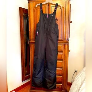 Champion girls like new black snow suit.